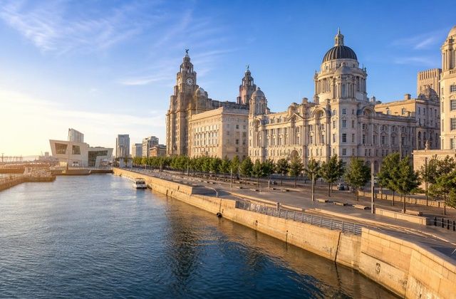Em Liverpool