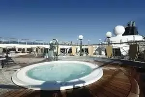 Zona da piscina de Cayo Levantado