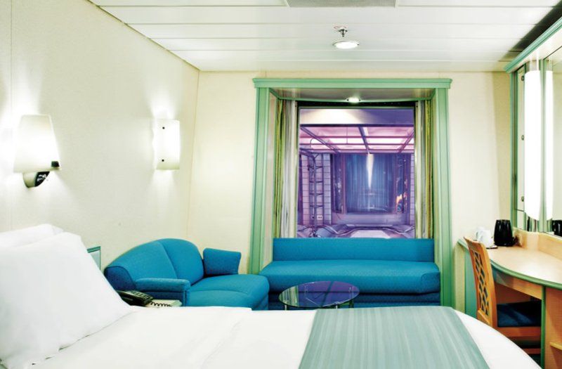 Cabine interna com vista para o Royal Promenade