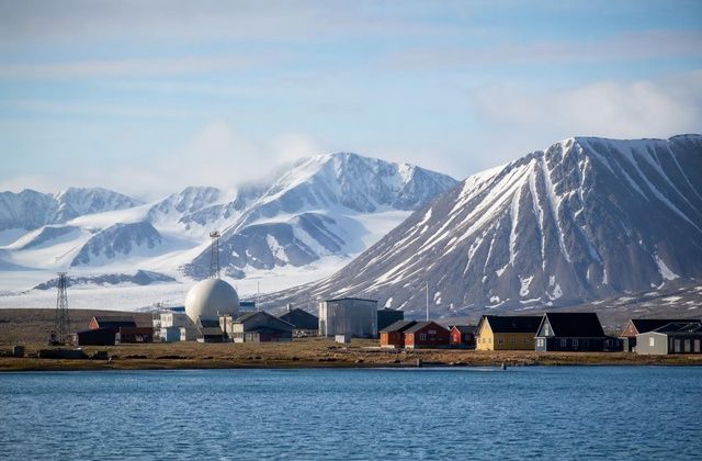 Em Ny-Ålesund