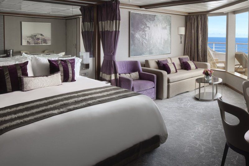 Suite Deluxe na cobertura com uma grande varanda com vista para proa