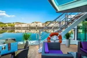 River Terrace
