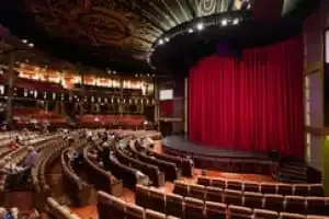 Espetáculos no teatro Celebrity