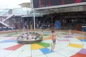 Piscina infantil de diversão
