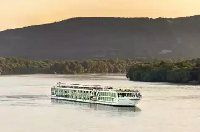 M/S Amadeus Amara