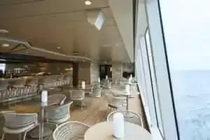 PISCINA E BAR DO CONSERVATORY