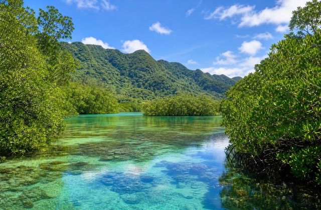 Em Kosrae