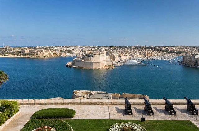 Em Valletta