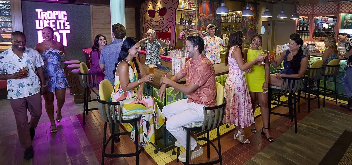 2- PESKY PARROT<br>O INCONTORNÁVEL BAR TIKI DA ROYAL PROMENADE
