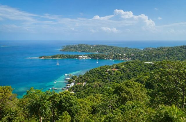 Das alturas de Roatán