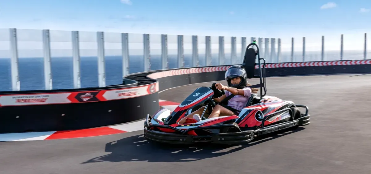 1- BLISS SPEEDWAY<br> A ADRENALINA DOS GRANDES PRÉMIOS NO MAR
