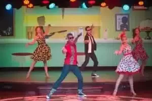 Luzes, Câmara, Música!