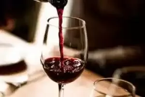 Bar de Degustação de Vinhos e Lojas Gourmet
