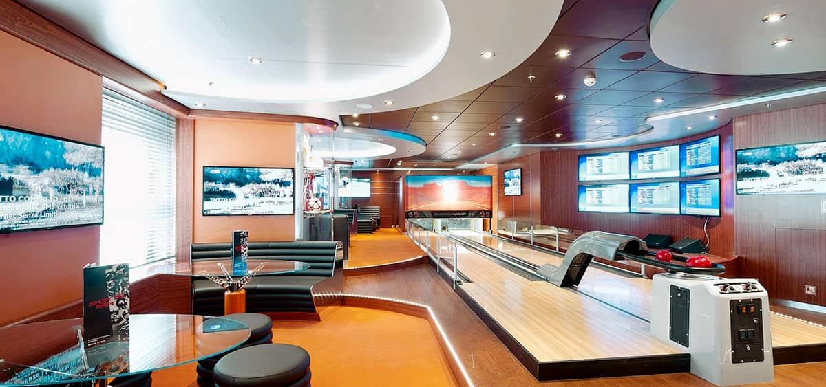 3- SPORTS BAR BOWLING — JOGOS EM DIRETO E DIVERSÃO NO MAR