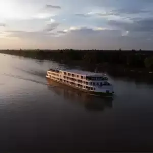 A quem se destina a companhia RIVAGES DU MONDE