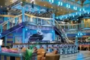Lobby e átrio Metropolis
