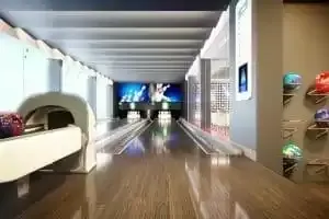 Sala de arcadas e bowling