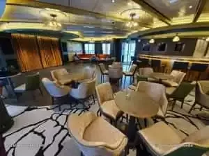 6 — Bar de Mojitos de Cana-de-Açúcar