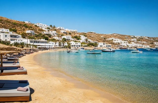Em Mykonos