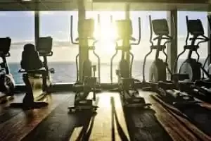 Centro de fitness e sala de aeróbica