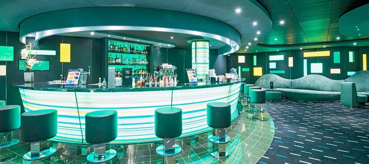 3- THE GREEN SAX JAZZ BAR <br> JAZZ AO VIVO NUM AMBIENTE SOFISTICADO