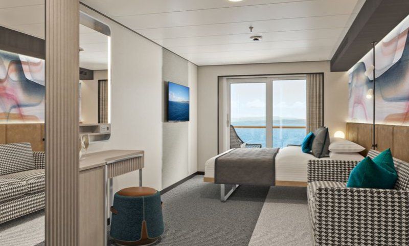 Sailaway Balcony Club Suite