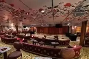 Espetáculos e animação no Mad Hatter's Ball