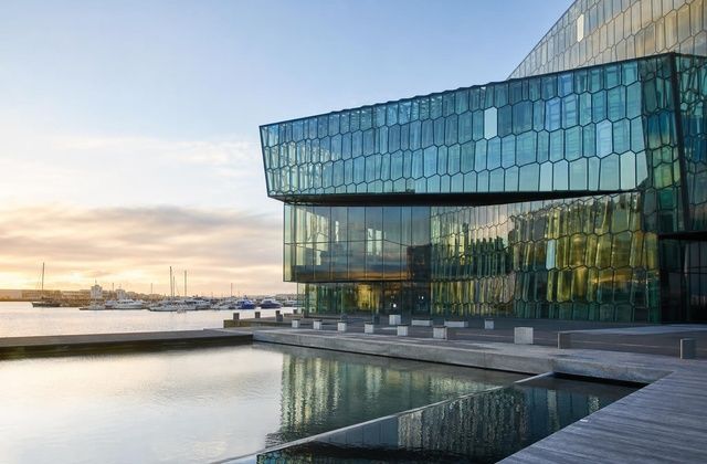 Arquitetura de vidro no Harpa