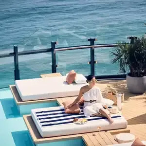 A quem se destina a empresa THE RITZ-CARLTON YACHT COLLECTION