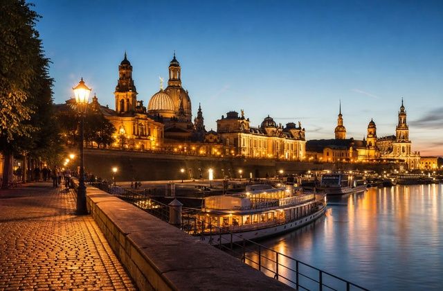 Noite nos cais de Dresden