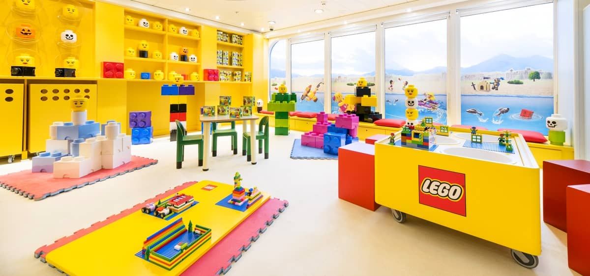 3- KIDS CLUBS & ARCADE <br> DIVERSÃO PARA CRIANÇAS E ADOLESCENTES A BORDO