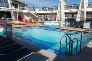 Piscinas desportiva e familiar