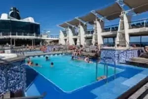 Piscinas desportiva e familiar