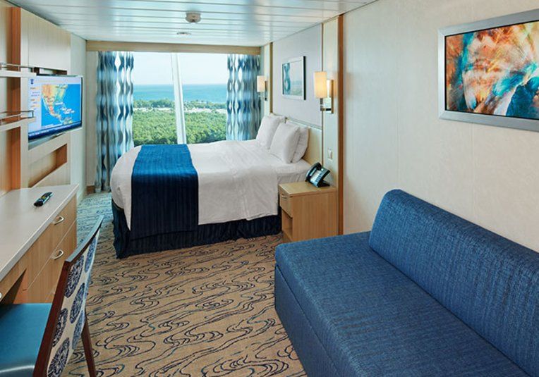 Cabine espaçosa com vista panorâmica para o mar