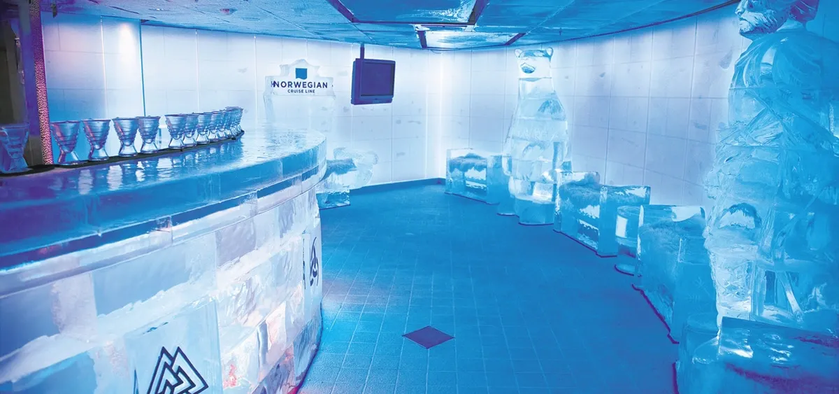 3- ICE BAR<br> APERITIVO POLAR A -8 °C