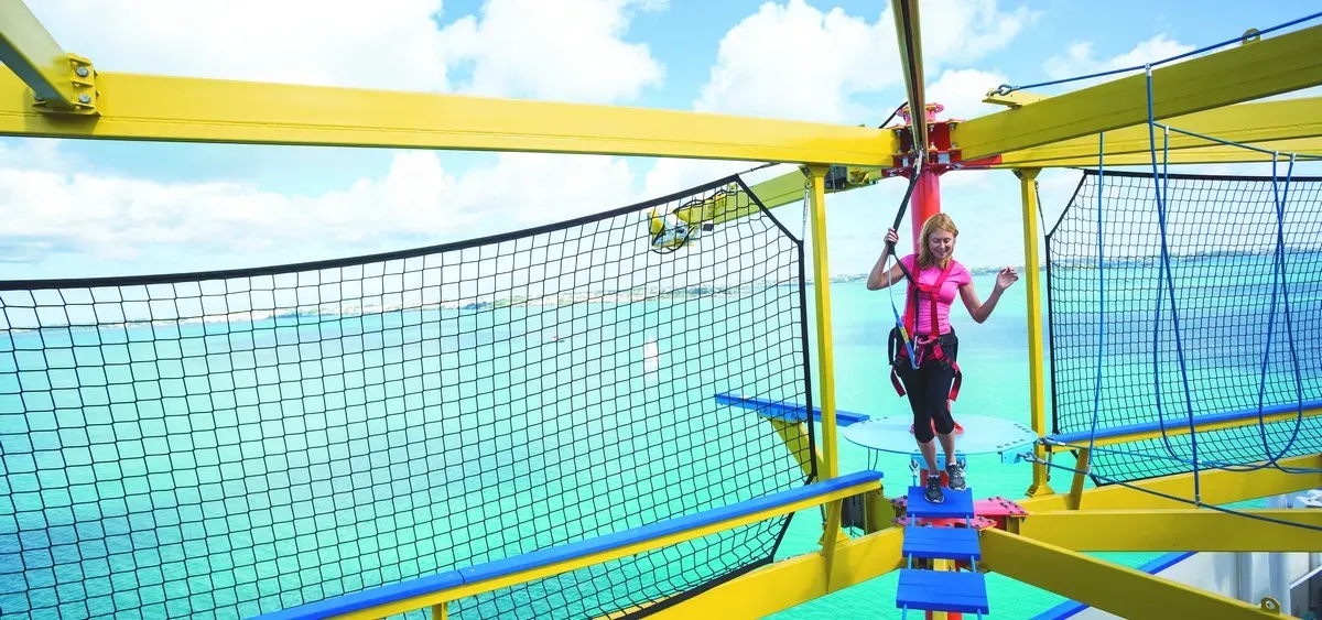 2- THE PLANK, ROPES COURSE & SKY RAIL<br> PERCURSO AÉREO E VISTAS DE TIRAR O FÔLEGO