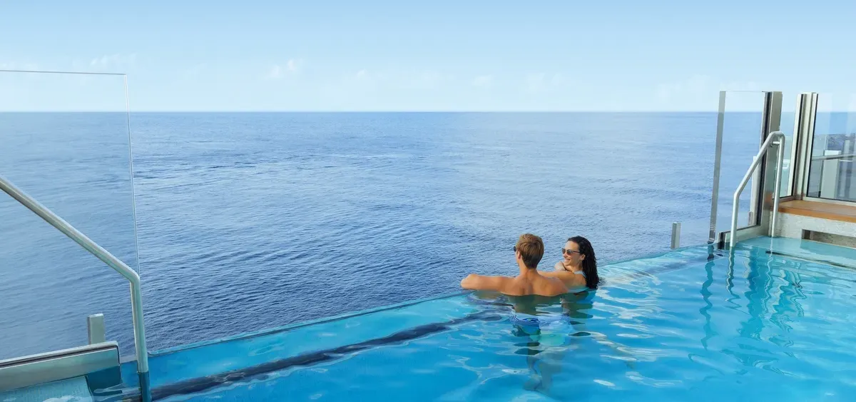 2- INFINITY BEACH<br> PISCINAS INFINITY, CABANAS & BRISE MARINE