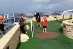 Percurso de minigolfe Princess