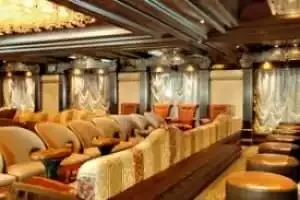 Raphael Foyer Lounge