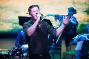 Suba para a pista e dance