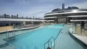 PISCINA DA BAÍA DE MANILA E BAR PEARL LAGOON