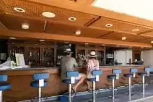 Waves Bar