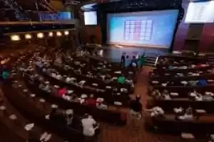 Espetáculos e animação no Showtime Theater
