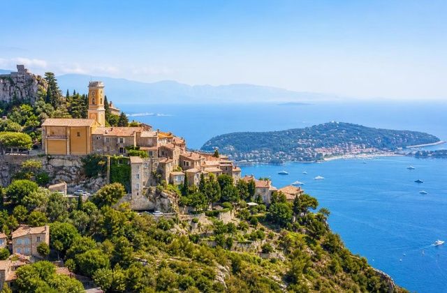 Em Cannes ou Villefranche