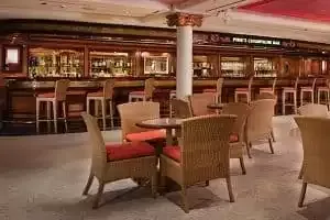 Pink’s Champagne Bar
