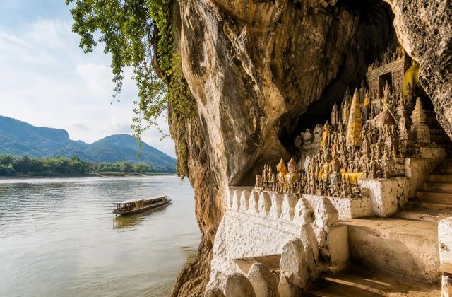 Grutas de Pak Ou
