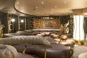 Bar temático Safari Lounge.