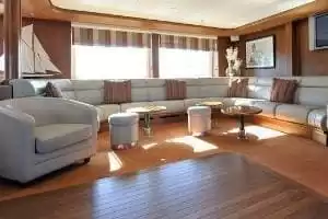 Salon Emeraude avec piano Bar