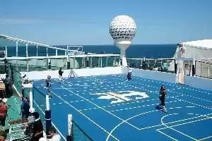 Terrain de basketball de taille officielle