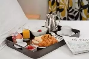 Serviço de quarto 24 horas